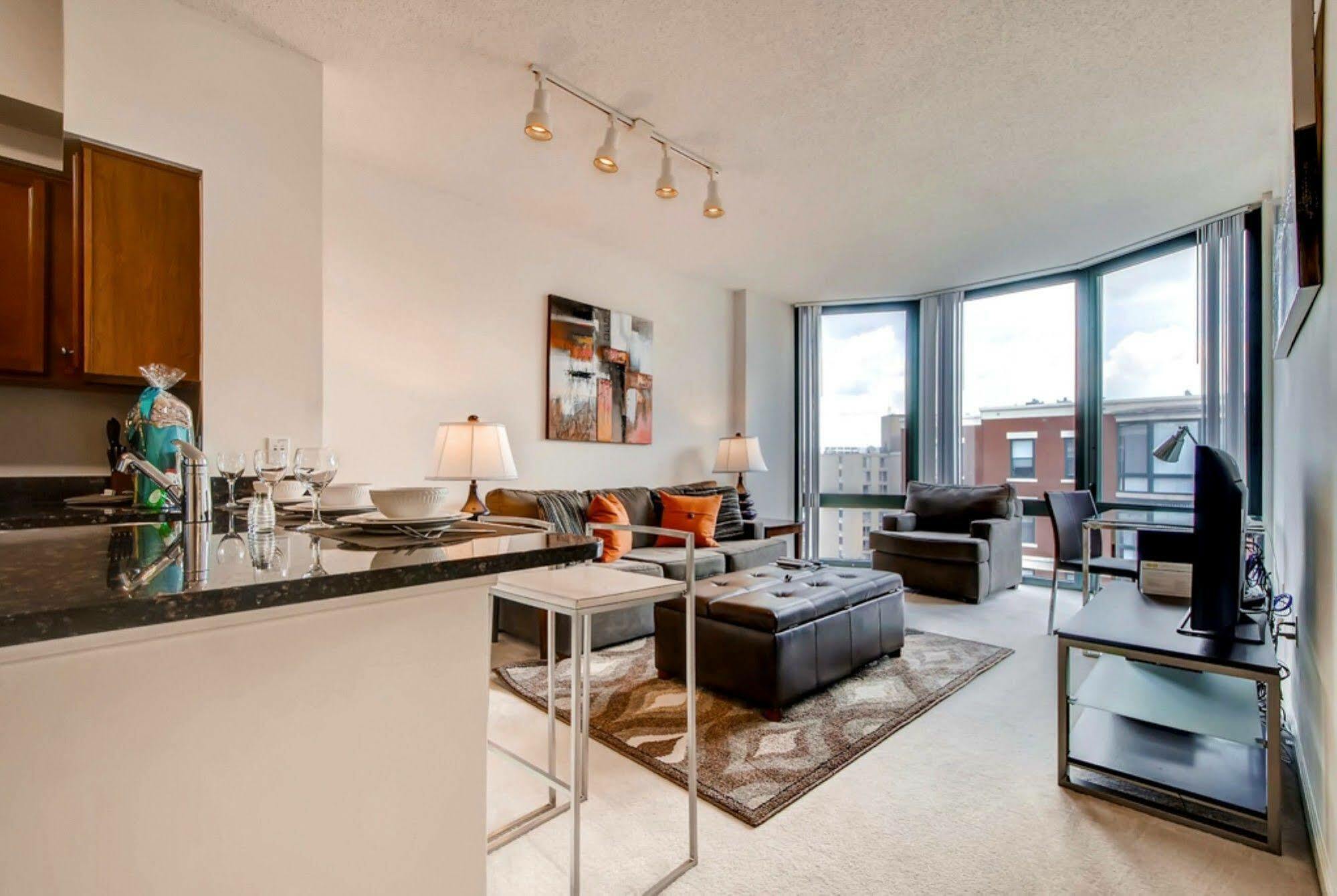 Global Luxury Suites At Thomas Circle Вашингтон Екстериор снимка