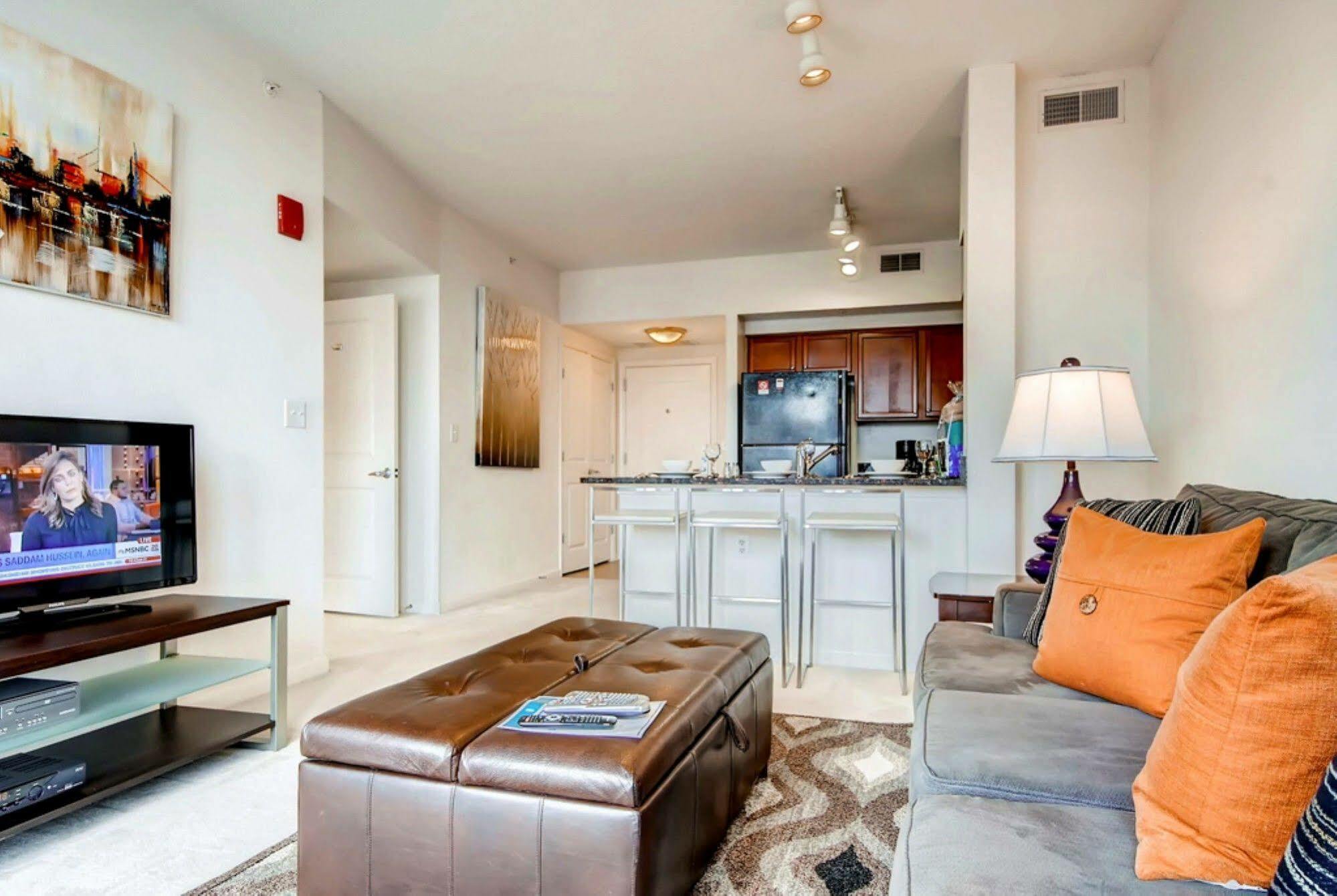 Global Luxury Suites At Thomas Circle Вашингтон Екстериор снимка
