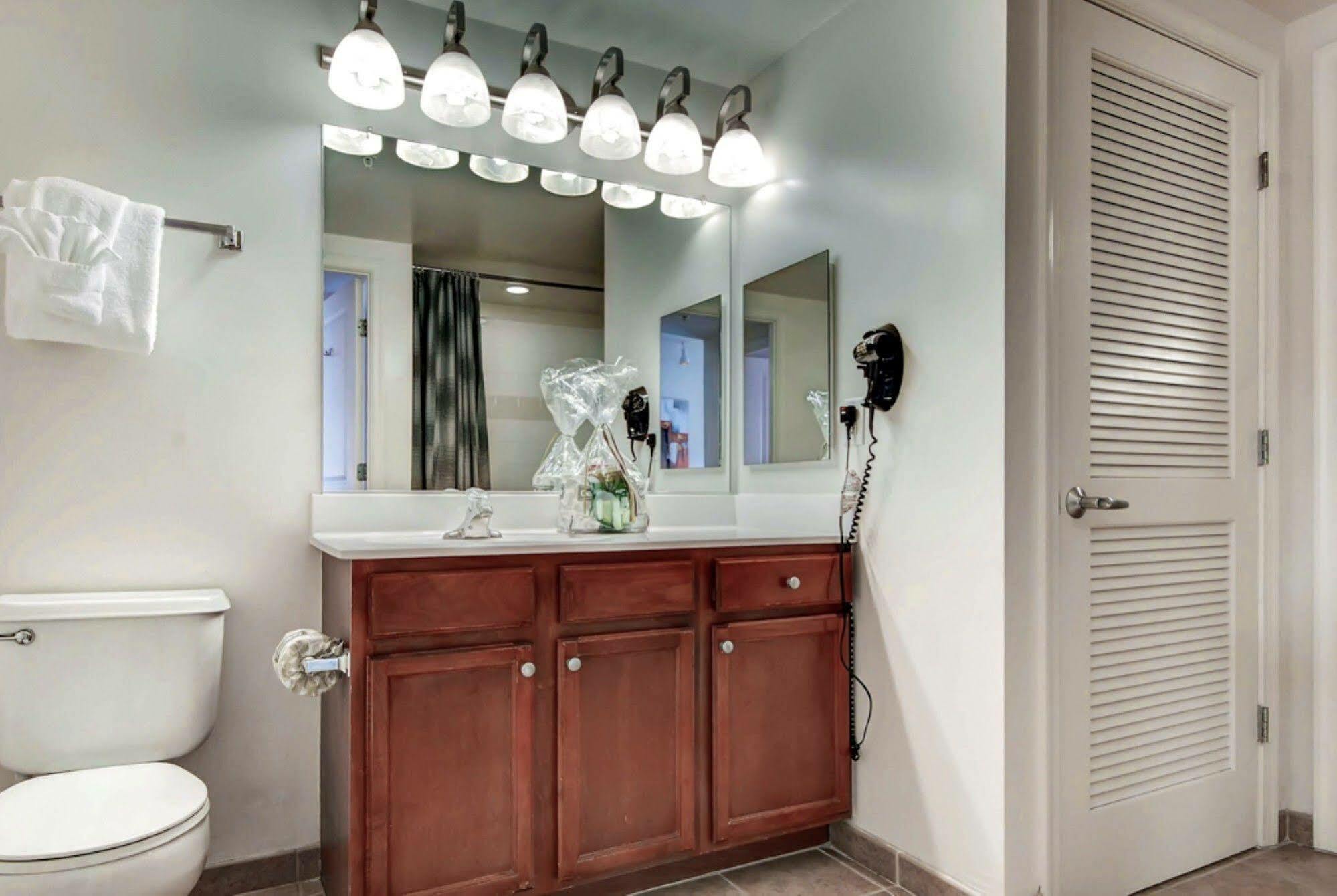Global Luxury Suites At Thomas Circle Вашингтон Екстериор снимка