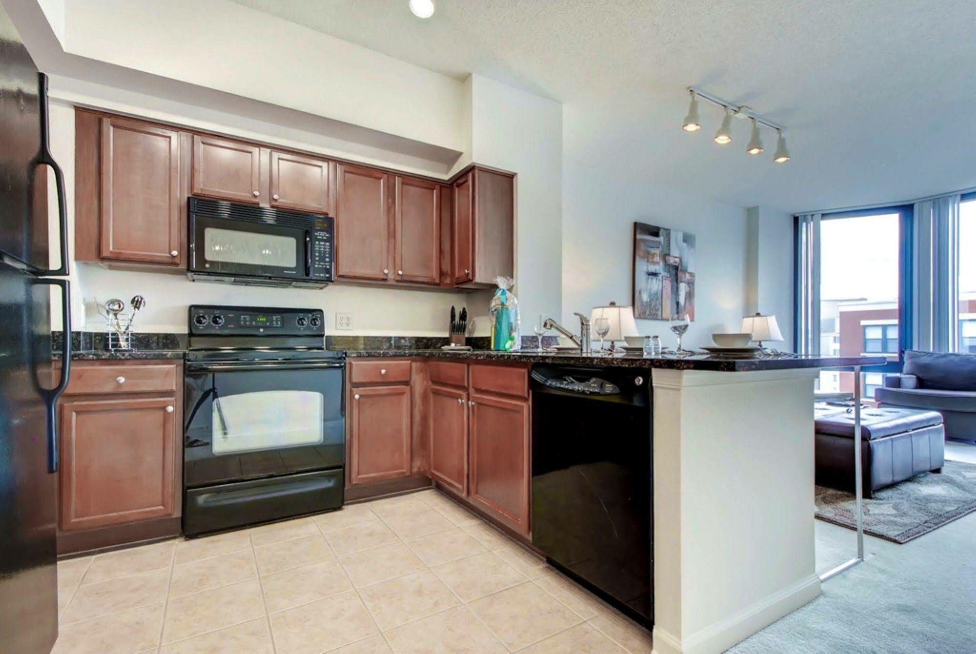 Global Luxury Suites At Thomas Circle Вашингтон Екстериор снимка