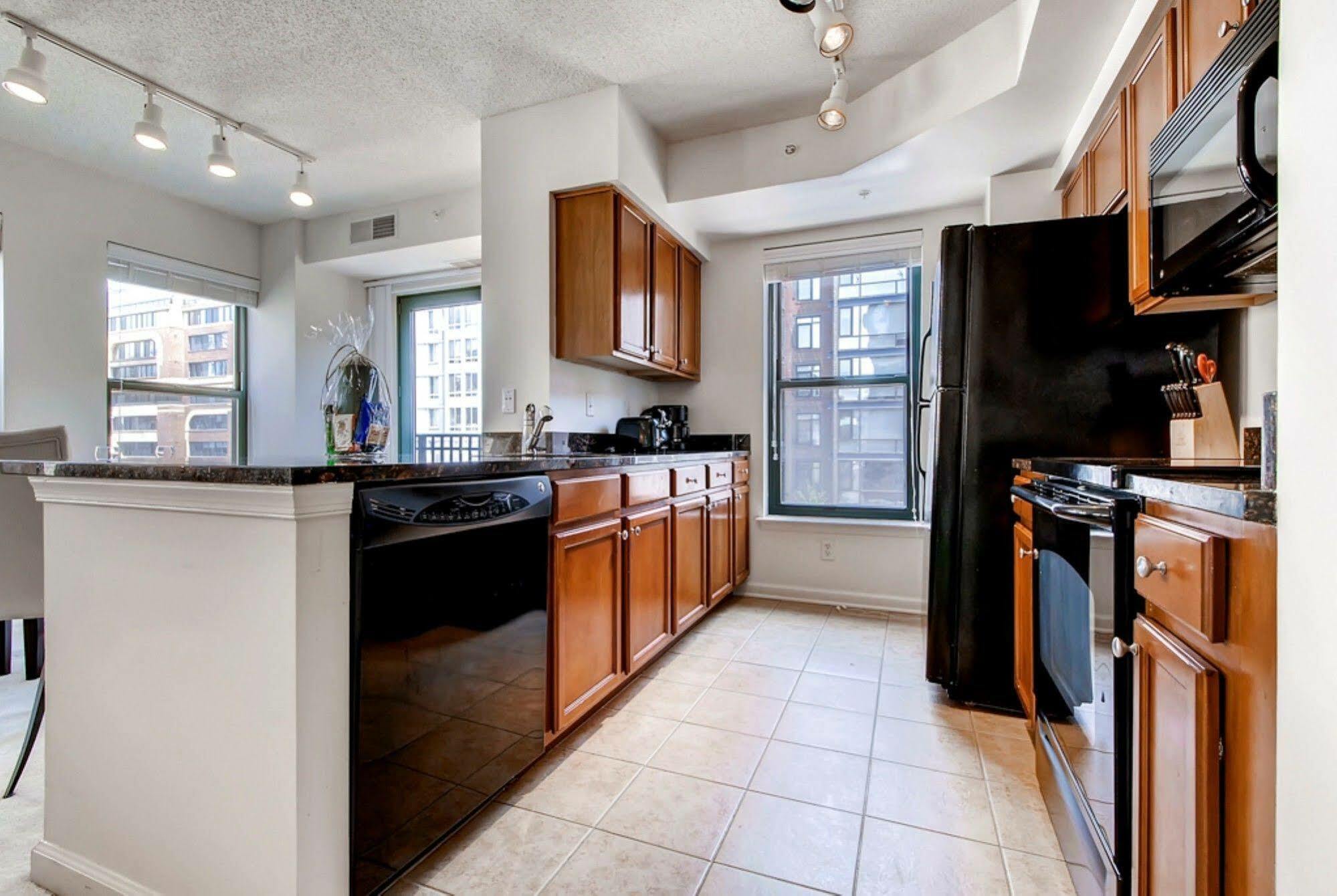 Global Luxury Suites At Thomas Circle Вашингтон Екстериор снимка