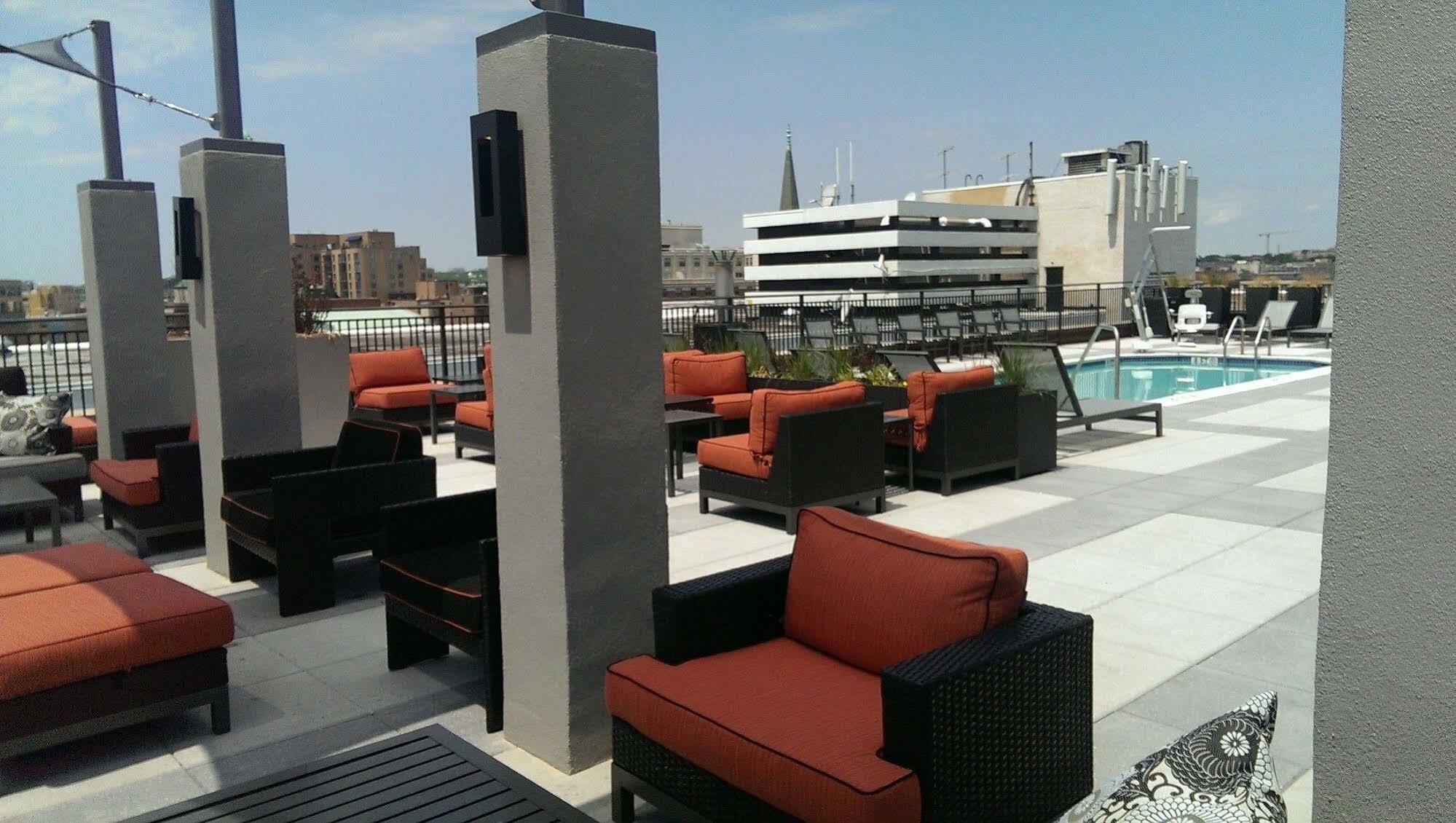 Global Luxury Suites At Thomas Circle Вашингтон Екстериор снимка